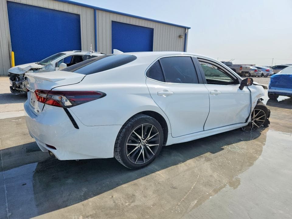 2024 TOYOTA CAMRY SE SE 3