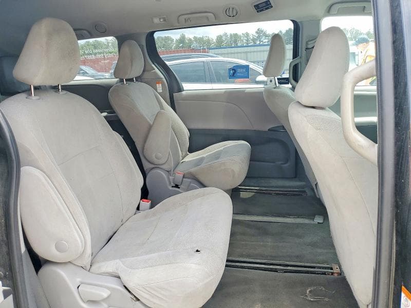 2020 TOYOTA SIENNA L L 12