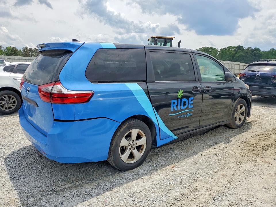 2020 TOYOTA SIENNA L L 4
