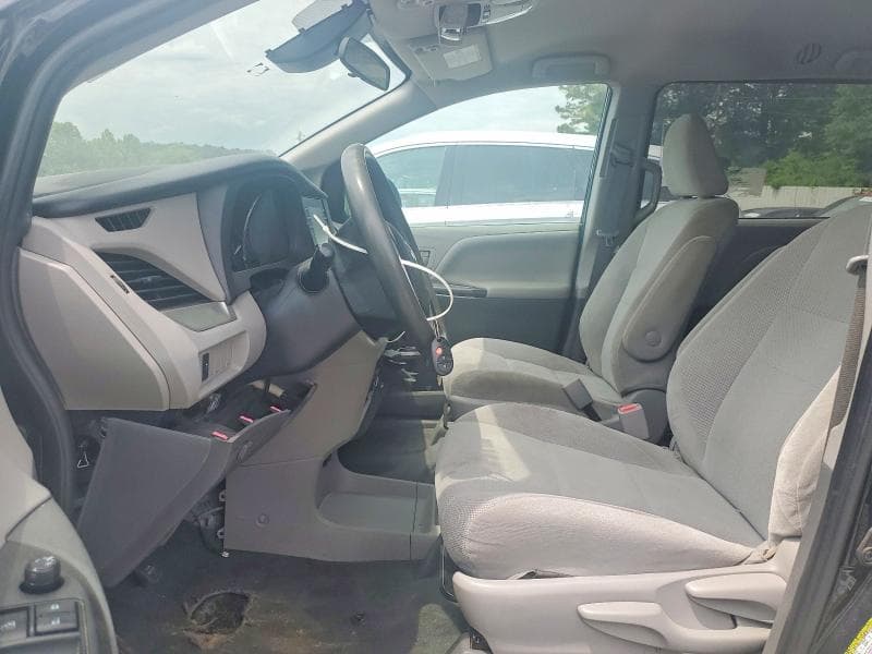 2020 TOYOTA SIENNA L L 8