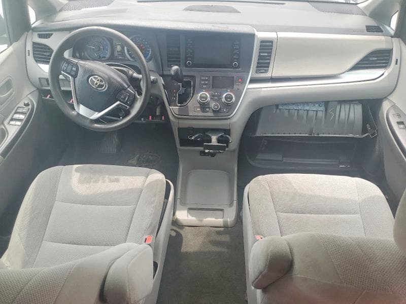 2020 TOYOTA SIENNA L L 9