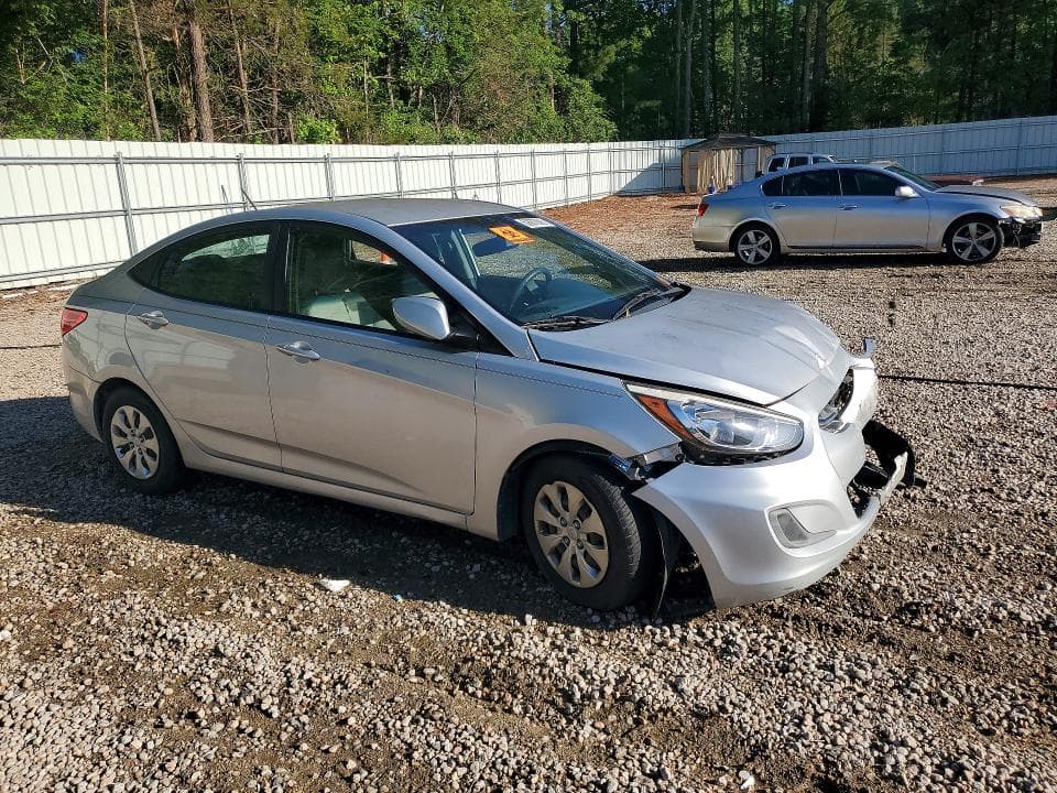 2017 HYUNDAI ACCENT SE 4