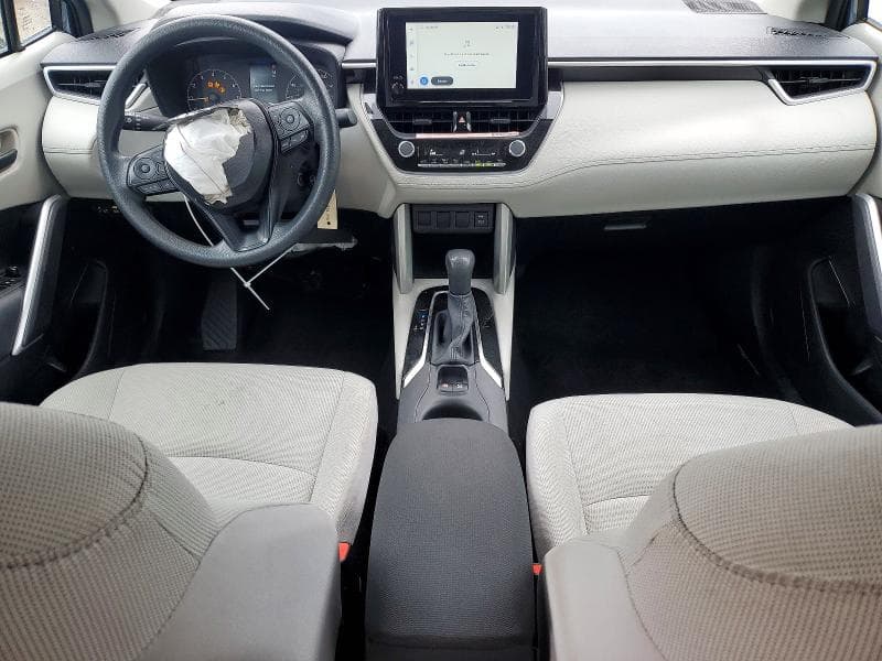 2025 TOYOTA COROLLA CROSS L L 8