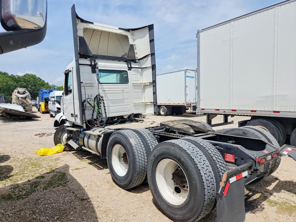 2022 VOLVO VN VNL VNL 2