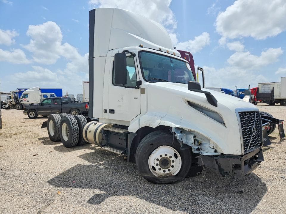 2022 VOLVO VN VNL VNL 4
