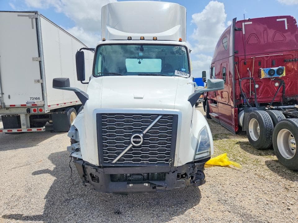2022 VOLVO VN VNL VNL 5