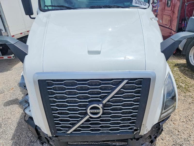 2022 VOLVO VN VNL VNL 10