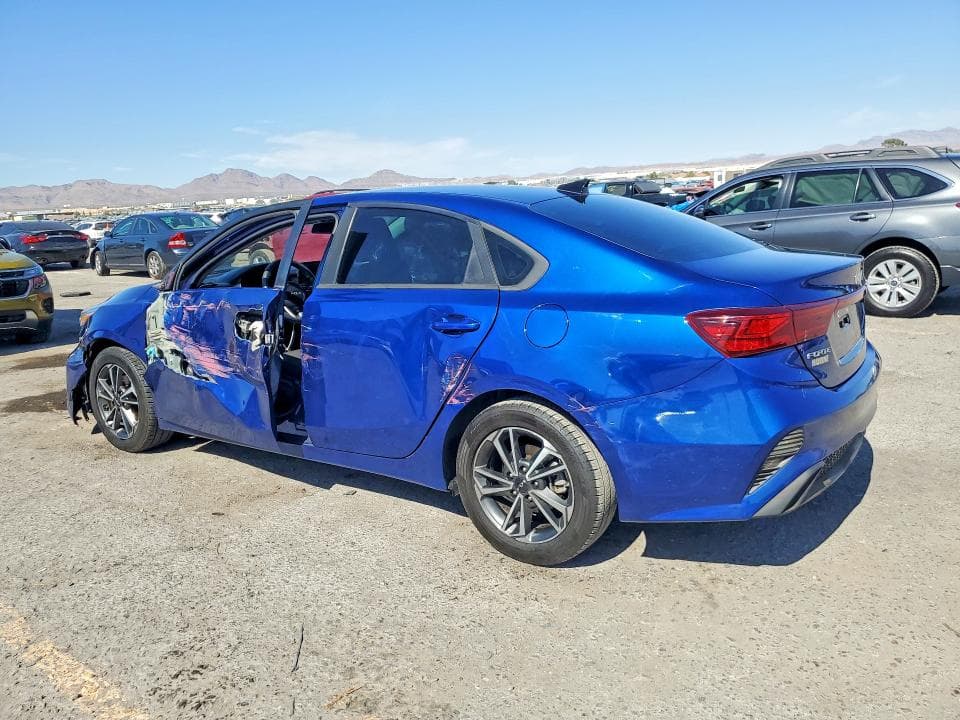 2023 KIA FORTE LXS 2