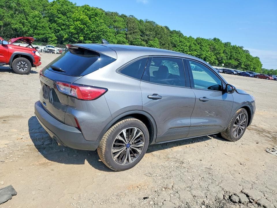 2021 FORD ESCAPE SE 3