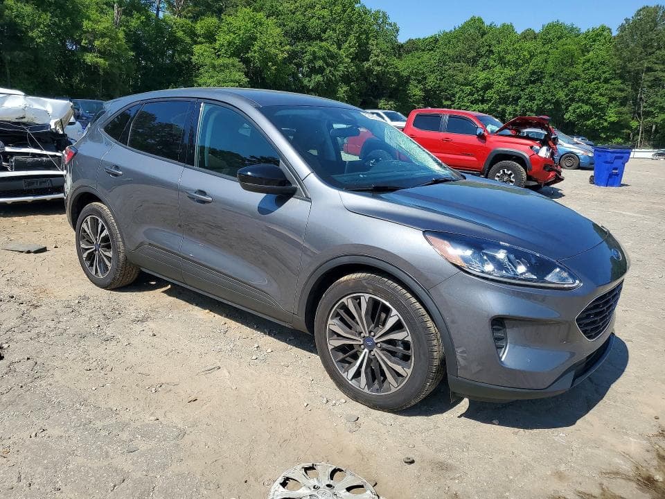2021 FORD ESCAPE SE 4