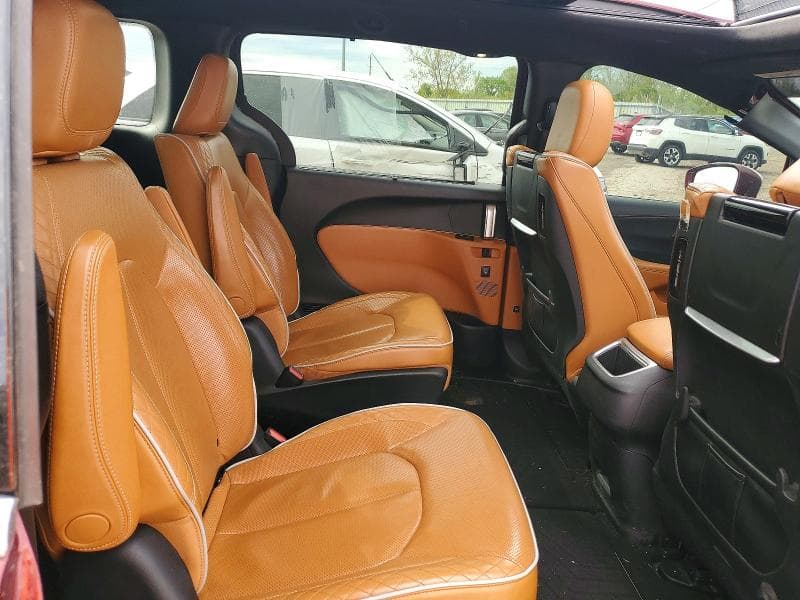 2021 CHRYSLER PACIFICA 11