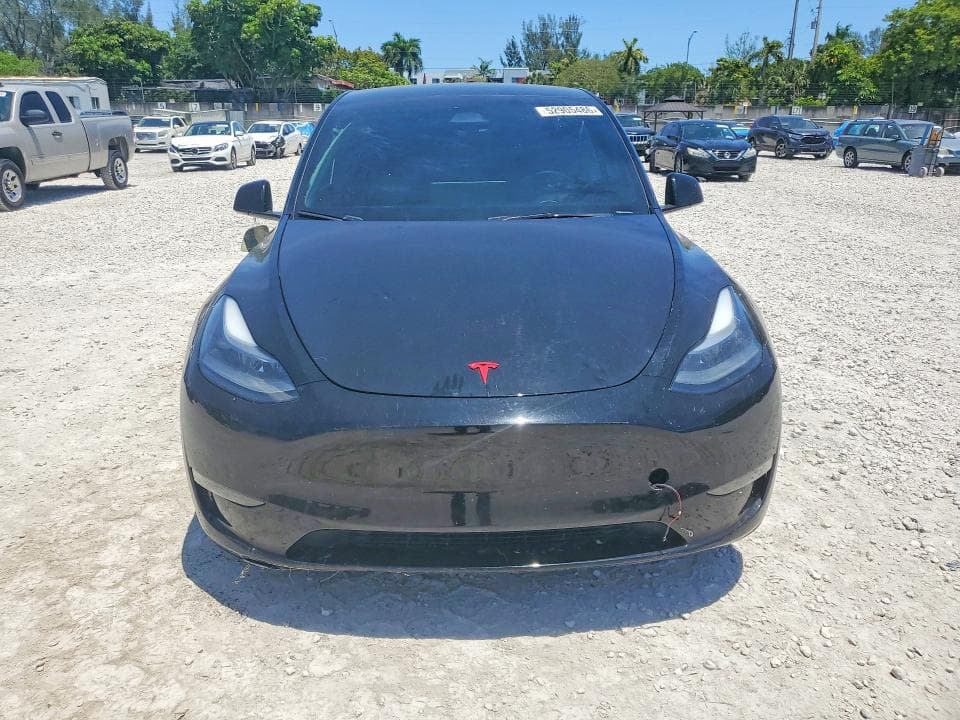 2024 TESLA MODEL Y 5