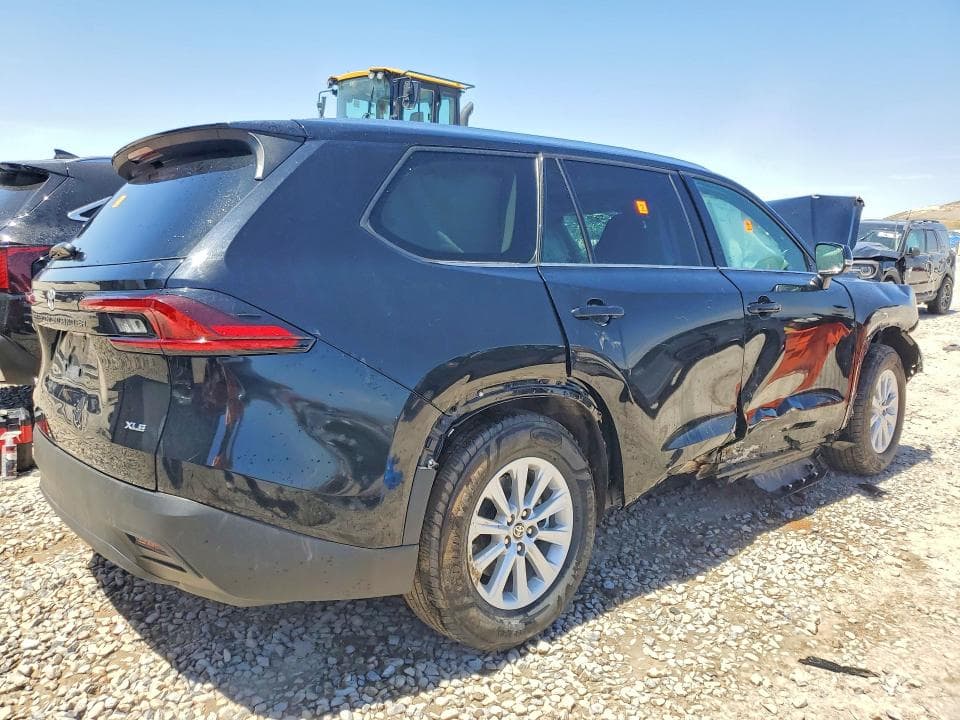 2025 TOYOTA GRAND HIGHLANDER XLE 3