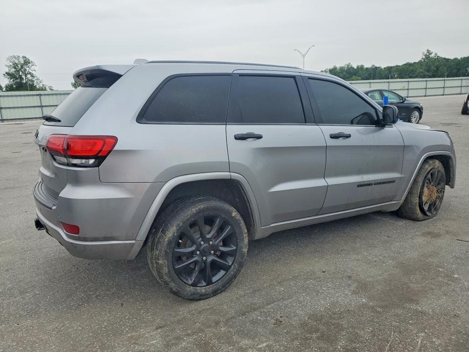 2020 JEEP GRAND CHEROKEE LAREDO 3