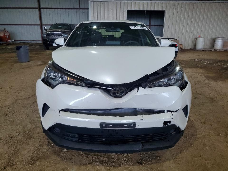 2019 TOYOTA C-HR LE 5