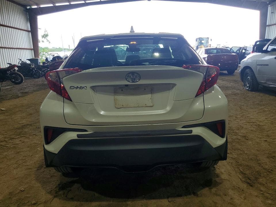2019 TOYOTA C-HR LE 6