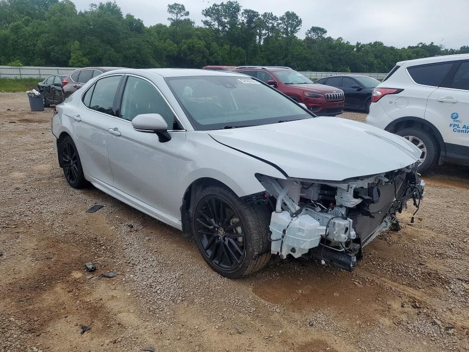 2024 TOYOTA CAMRY XSE 4