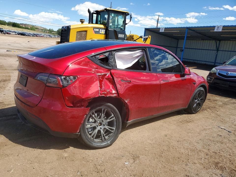 2025 TESLA MODEL Y 4