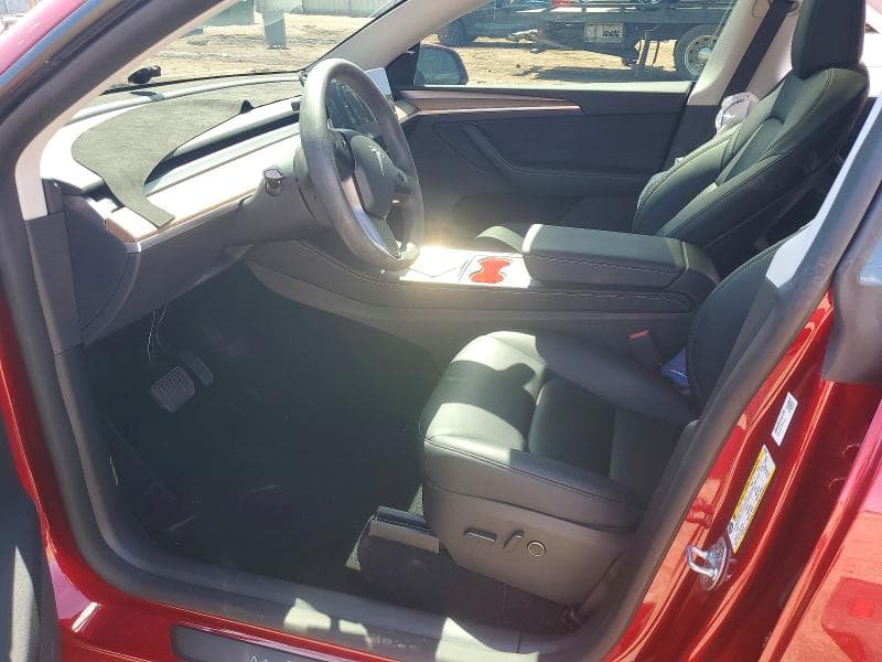 2025 TESLA MODEL Y 8