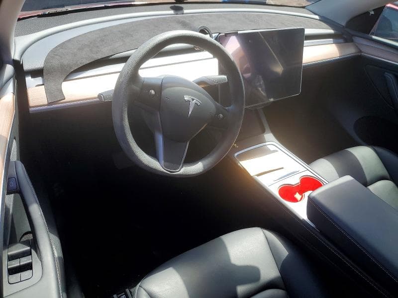 2025 TESLA MODEL Y 9