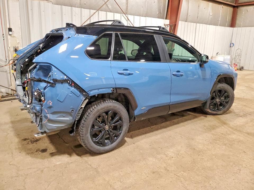 2025 TOYOTA RAV4 XSE 3