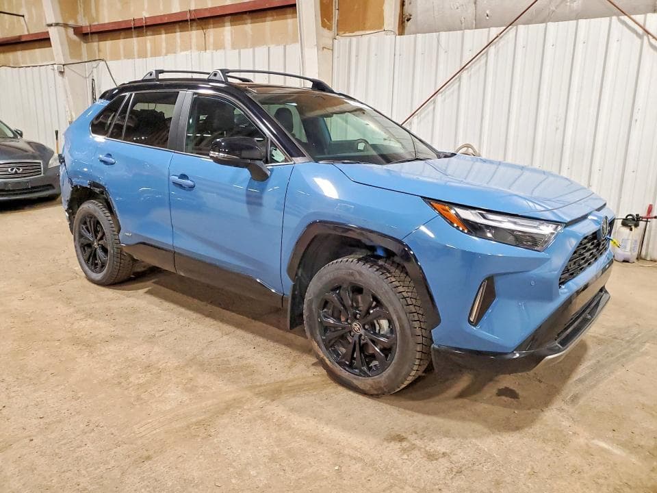 2025 TOYOTA RAV4 XSE 4