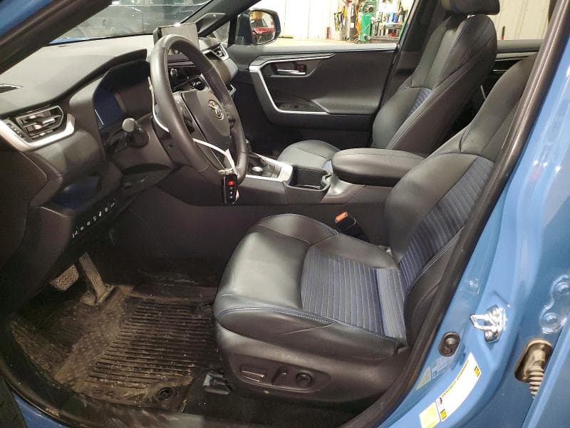2025 TOYOTA RAV4 XSE 7