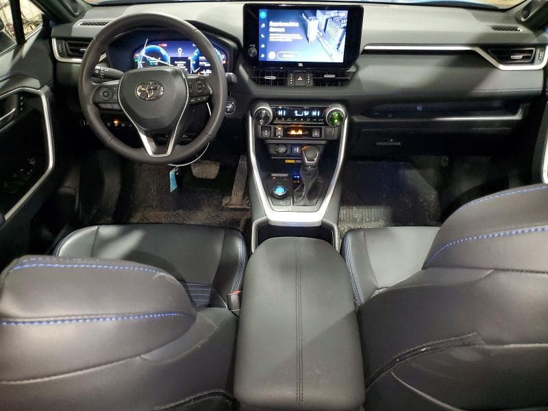 2025 TOYOTA RAV4 XSE 8