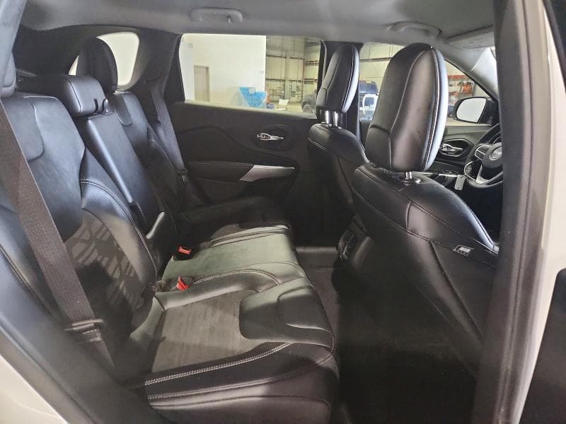 2022 JEEP CHEROKEE LATITUDE 11