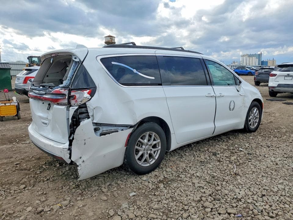 2022 CHRYSLER PACIFICA TOURING L 3