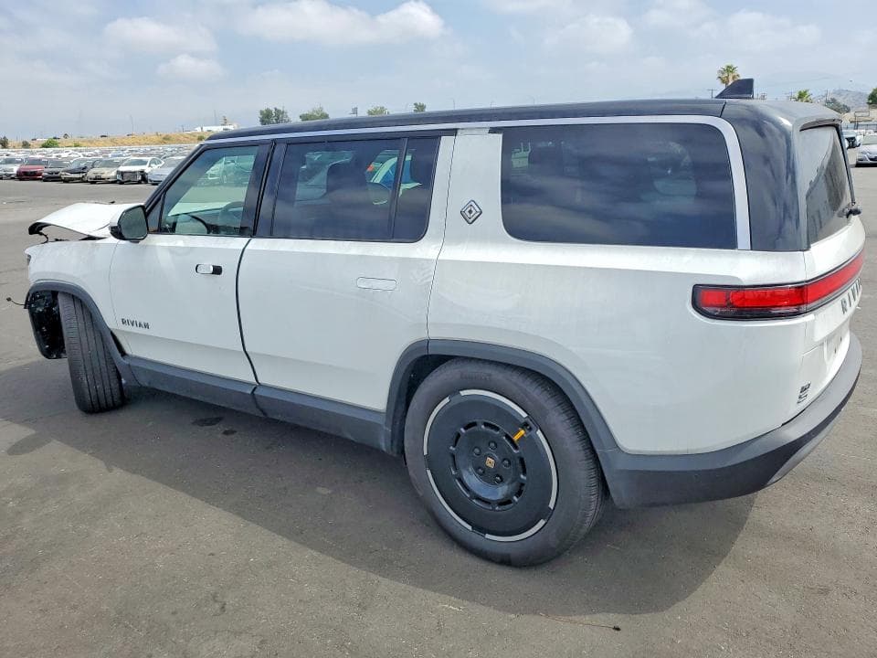 2025 RIVIAN R1S ADVENTURE 2