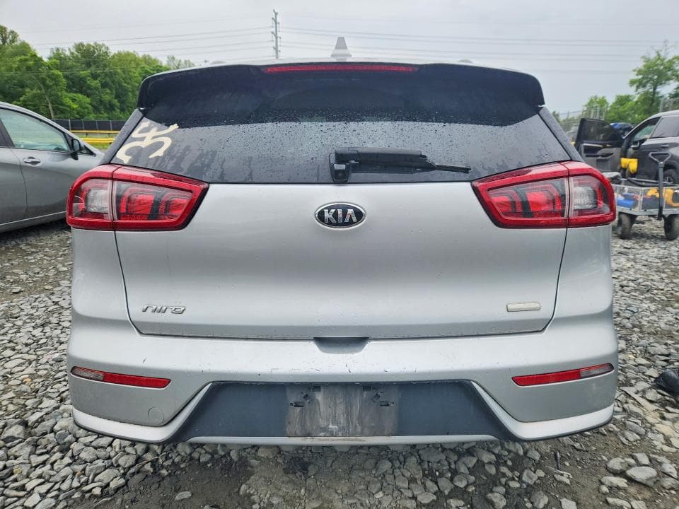2017 KIA NIRO LX 6
