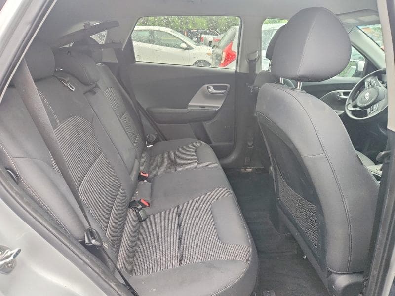 2017 KIA NIRO LX 10