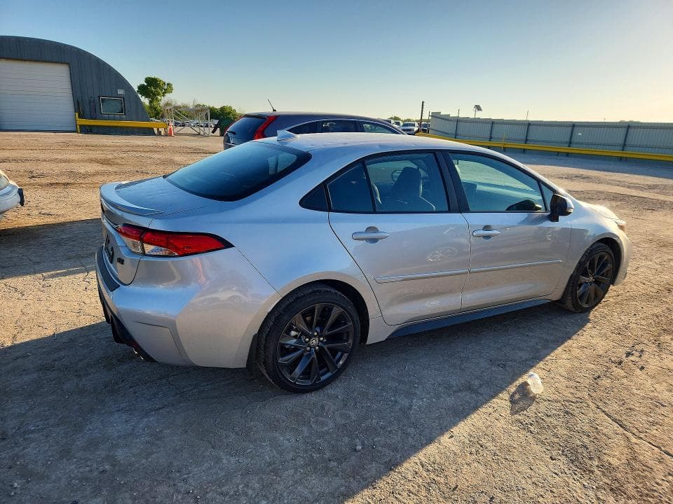 2026 TOYOTA COROLLA SE 3