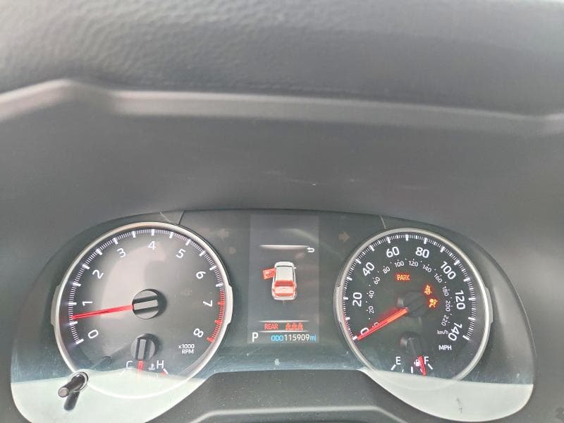 2020 TOYOTA RAV4 LE LE 9