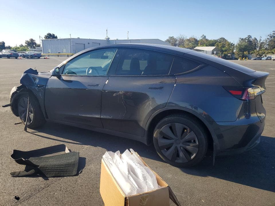 2024 TESLA MODEL Y 2