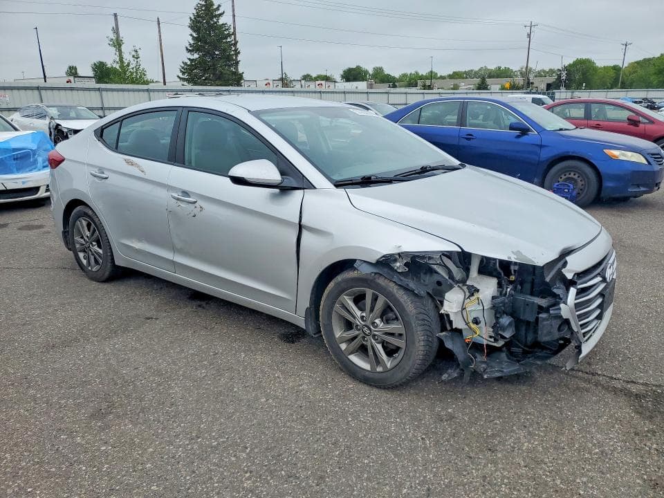 2017 HYUNDAI ELANTRA SE 4