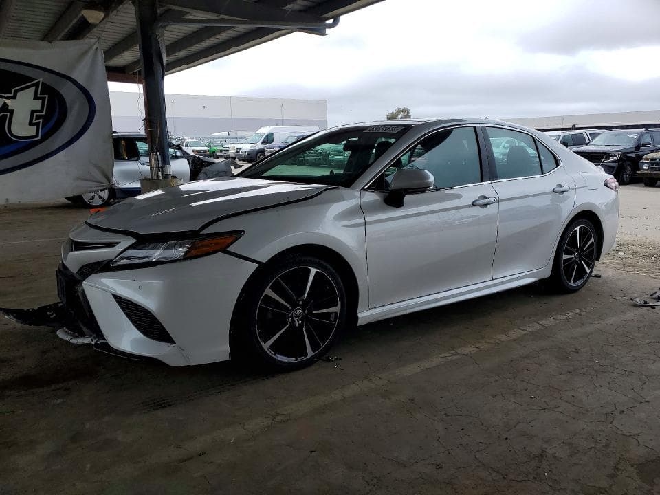 2018 TOYOTA CAMRY XSE - 1