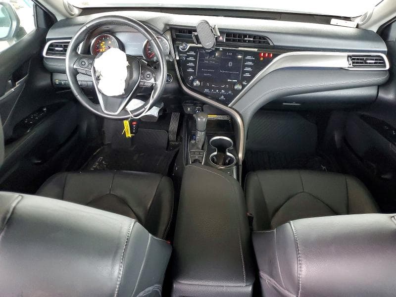 2018 TOYOTA CAMRY XSE 8
