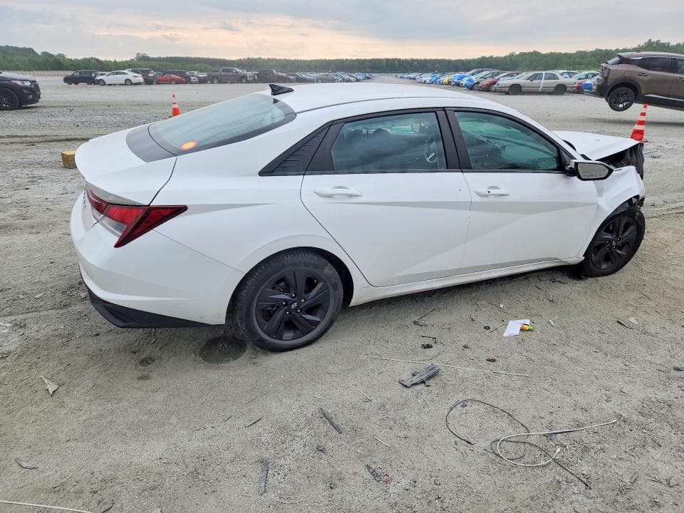 2022 HYUNDAI ELANTRA SEL 3