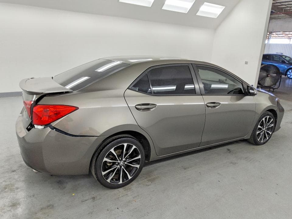 2019 TOYOTA COROLLA SE 3