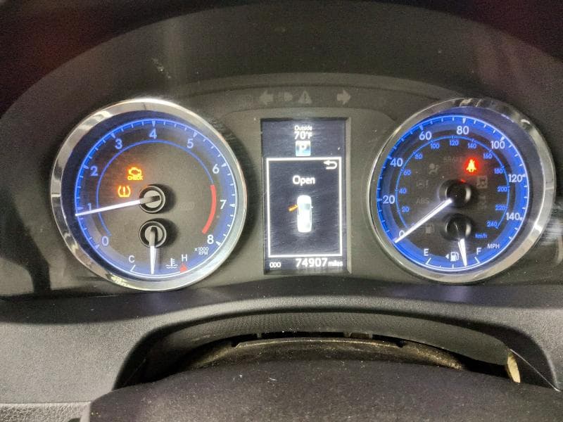2019 TOYOTA COROLLA SE 9
