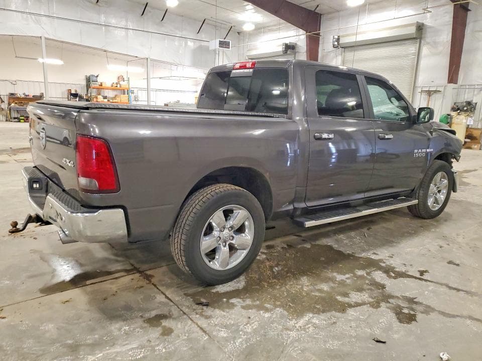2017 RAM 1500 SLT 3