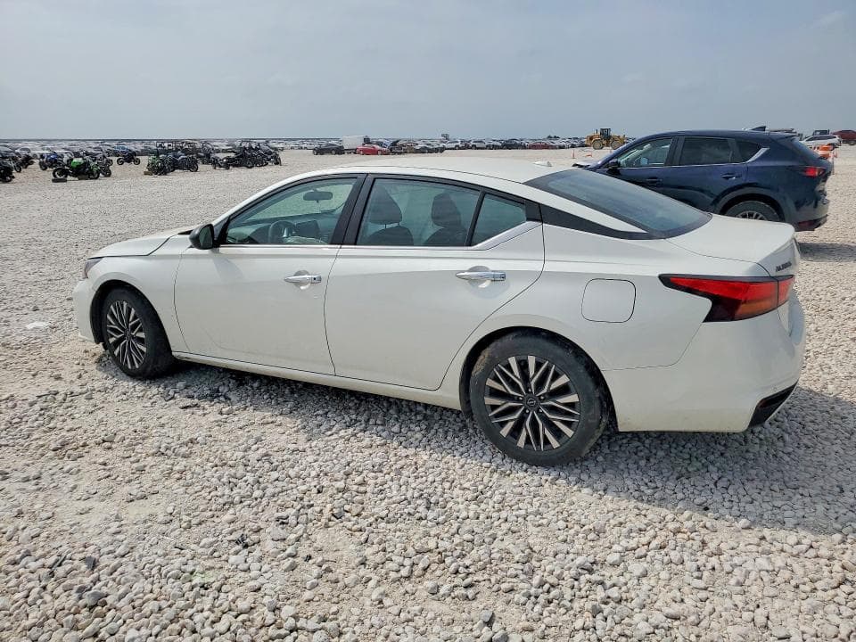 2024 NISSAN ALTIMA SV 2