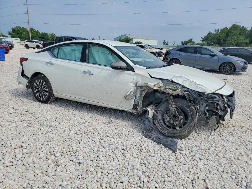 2024 NISSAN ALTIMA SV 4