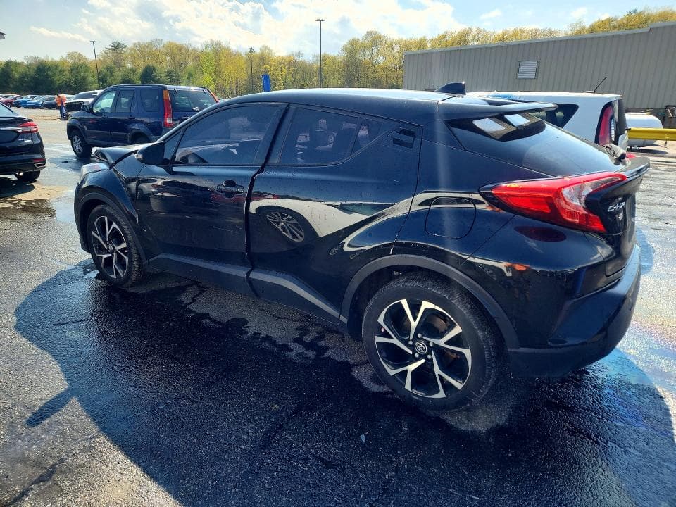 2019 TOYOTA C-HR XLE XLE 3