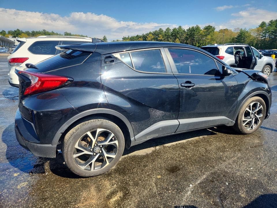2019 TOYOTA C-HR XLE XLE 4