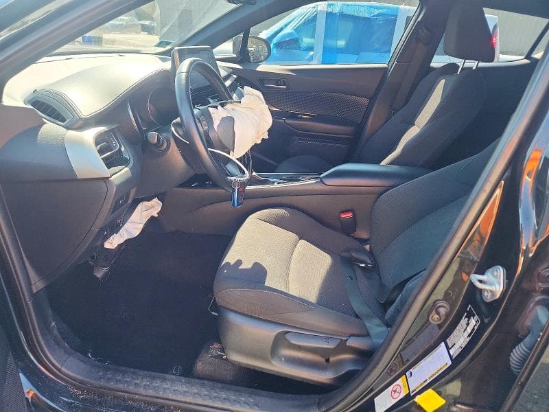 2019 TOYOTA C-HR XLE XLE 8