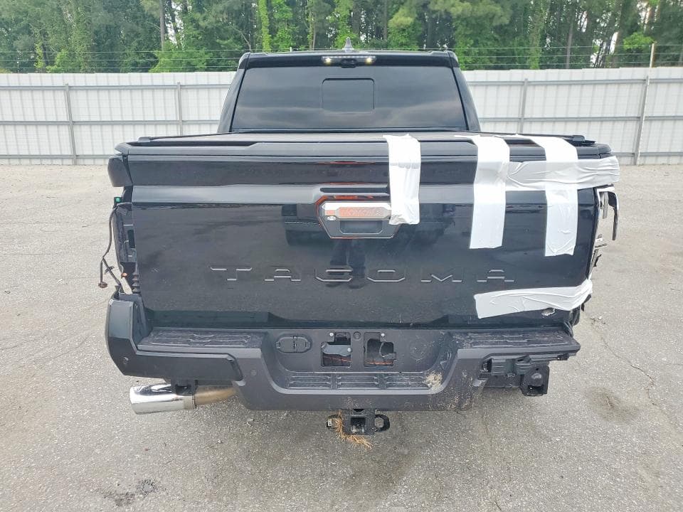 2025 TOYOTA TACOMA LIMITED 6