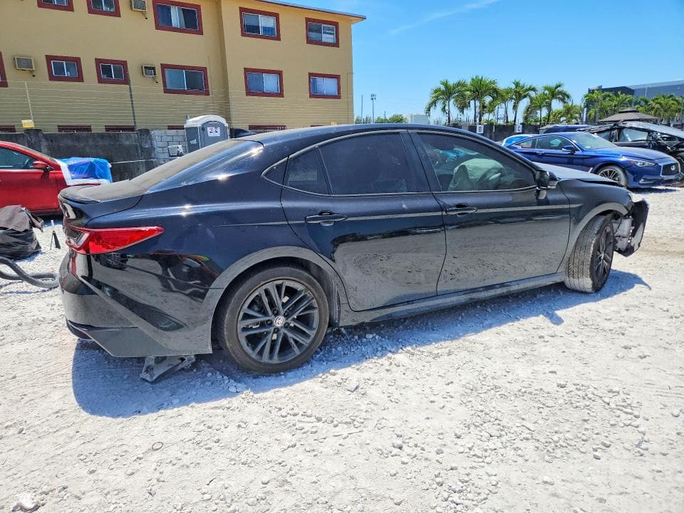 2026 TOYOTA CAMRY SE 3